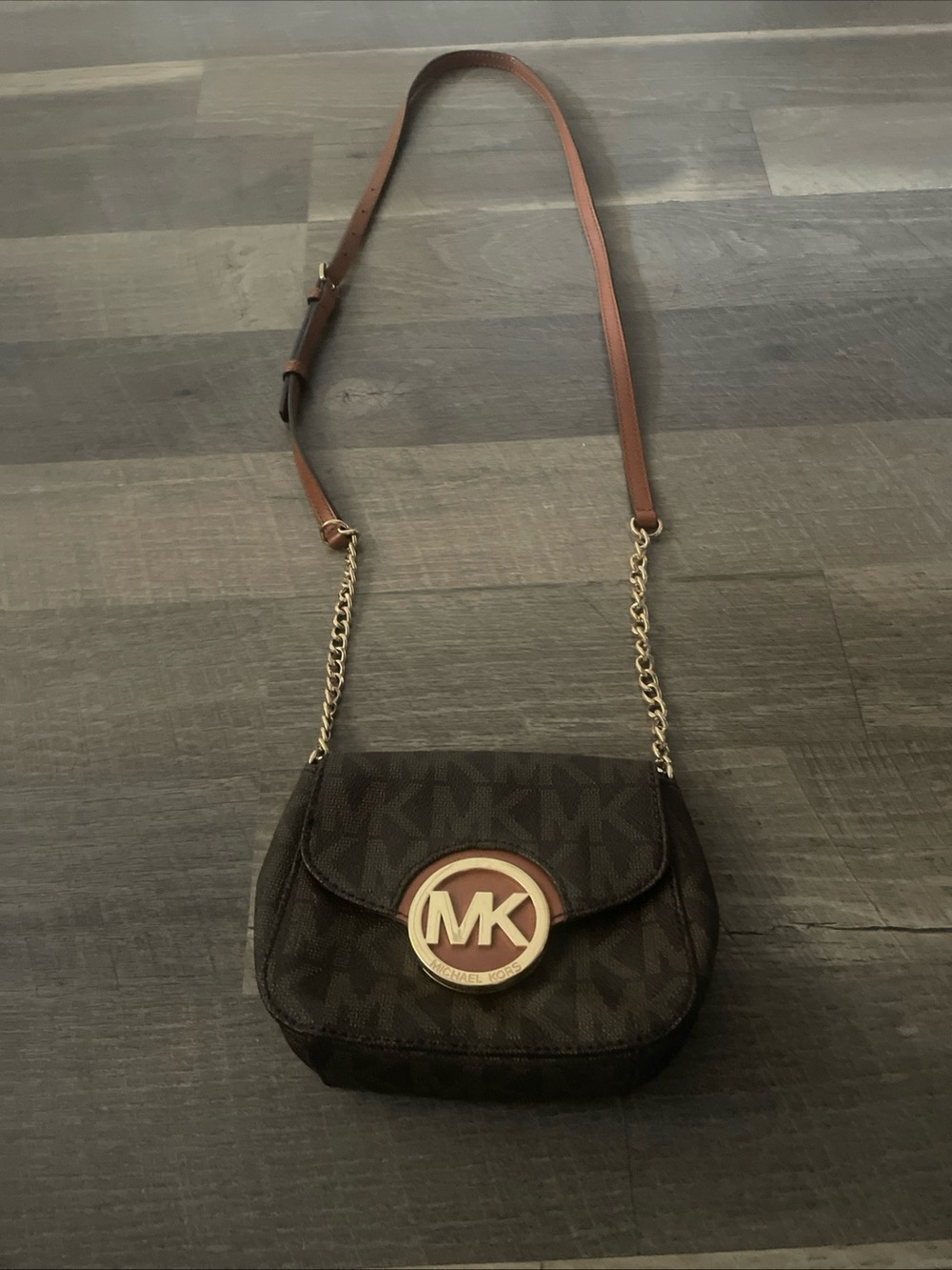 Michael Kors Fulton Small Crossbody signature MK In‎ Brown Color way